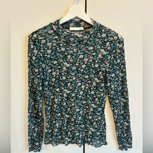 OUI French designer Floral Long Sleeve Top size S-M, in really good condition